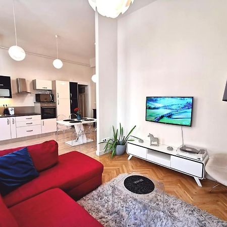 Luxury Apartment Near Astoria With Ac Budapeste Exterior foto