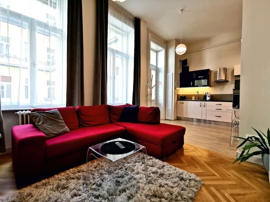 Luxury Apartment Near Astoria With Ac Budapeste Exterior foto