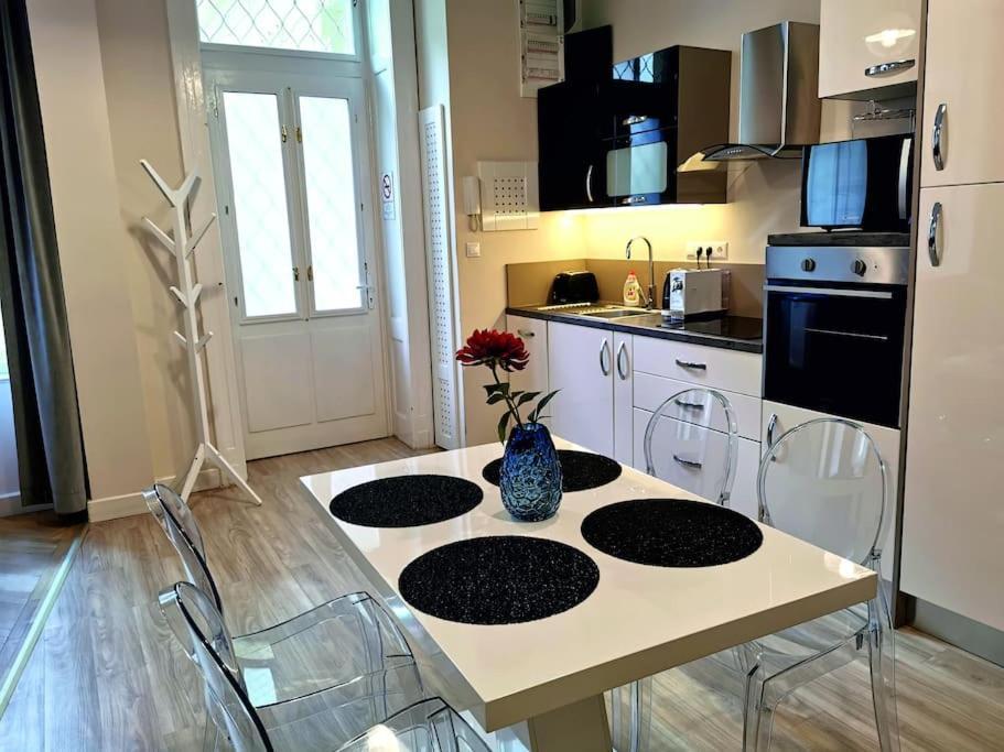 Luxury Apartment Near Astoria With Ac Budapeste Exterior foto