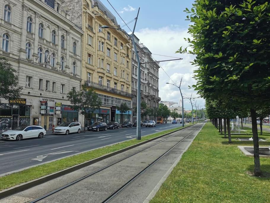 Luxury Apartment Near Astoria With Ac Budapeste Exterior foto